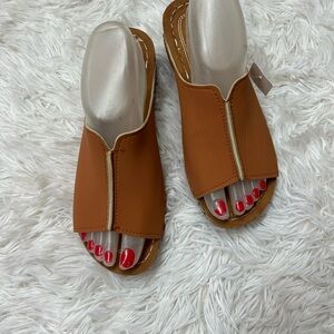 Women's Tan Open-Toe Sandals Size 9
